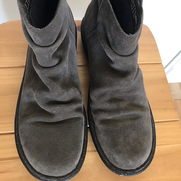 clarks flat ankle boots